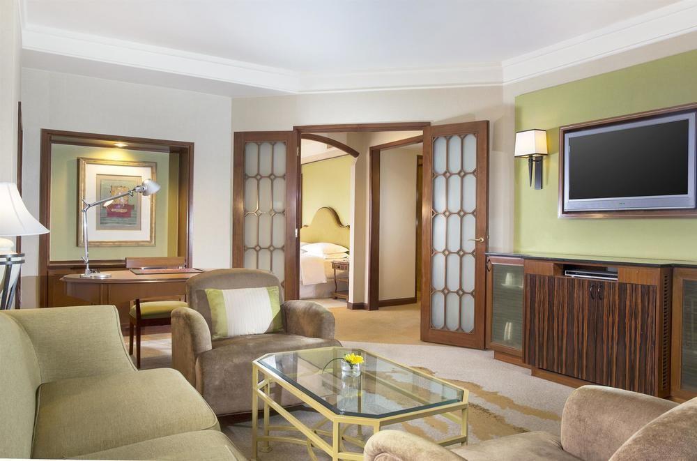 Sheraton Imperial Kuala Lumpur Hotel Екстер'єр фото Suite at the Taj Mahal Palace, Mumbai